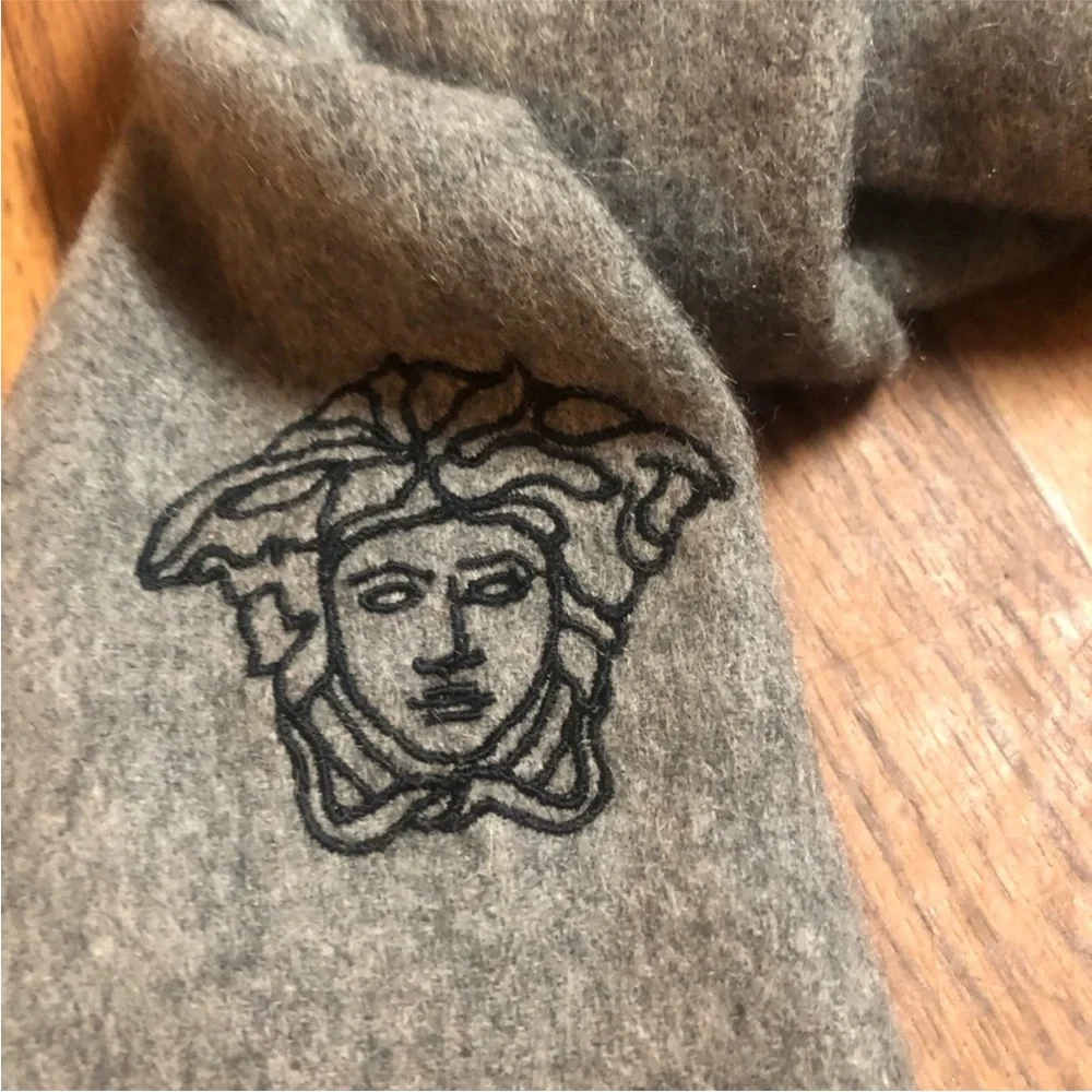 Authentic Versace Pure New Wool Scarf Gray Medusa Italy Unisex